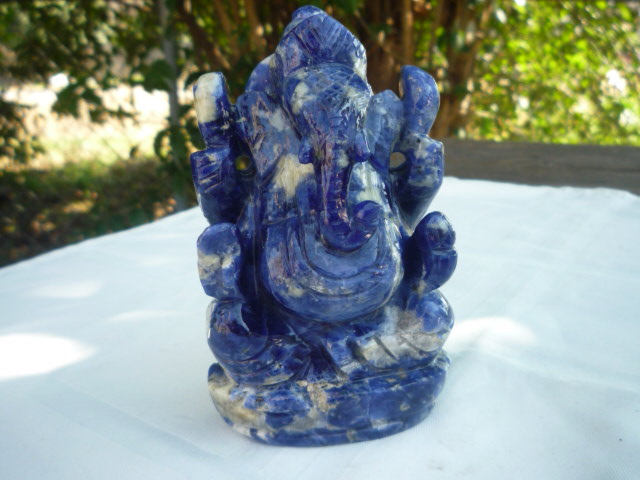Sodalite Ganesha forcing one to look beyond outer appearances 4220